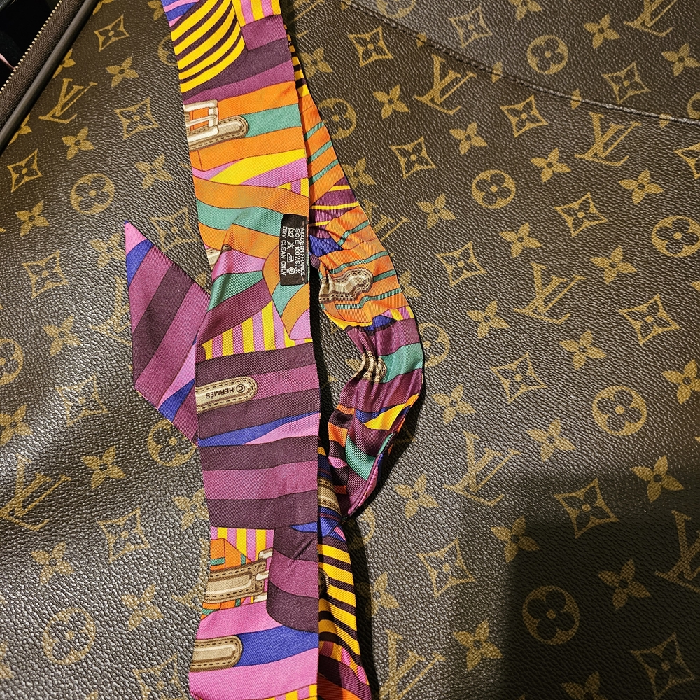 Hermes colorful silk twilly